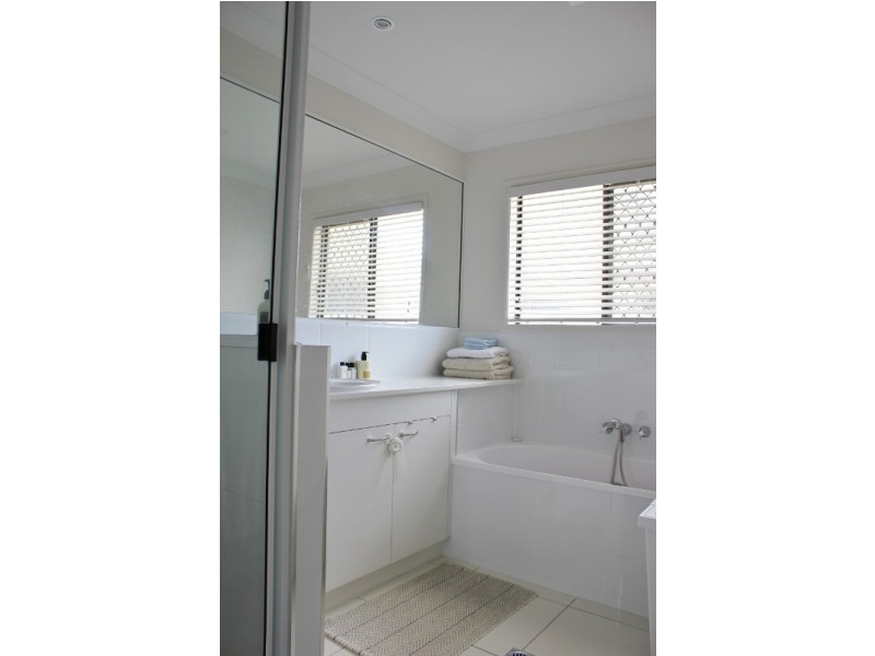 2 Ahern Court, Rural View QLD 4740