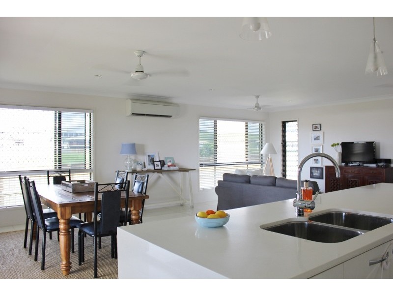 2 Ahern Court, Rural View QLD 4740