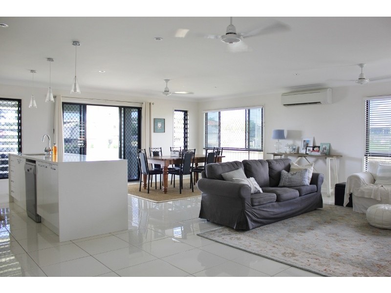 2 Ahern Court, Rural View QLD 4740