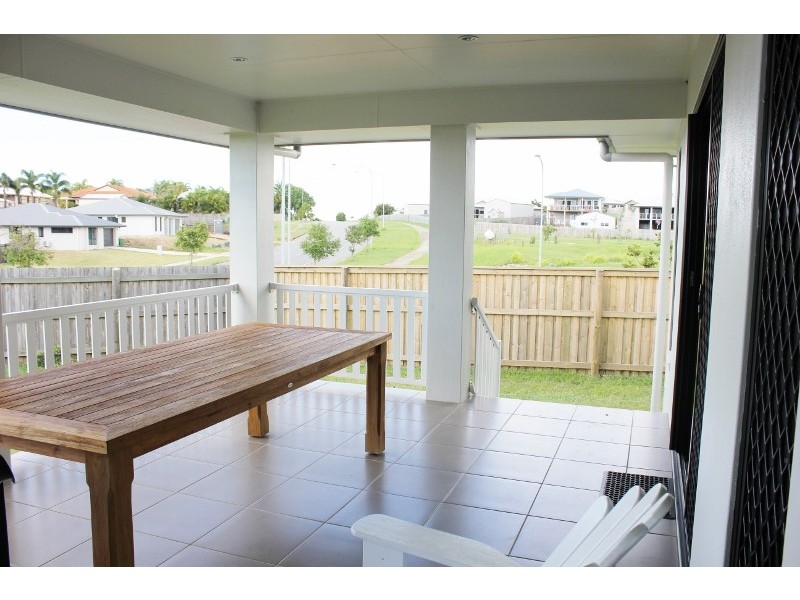 2 Ahern Court, Rural View QLD 4740
