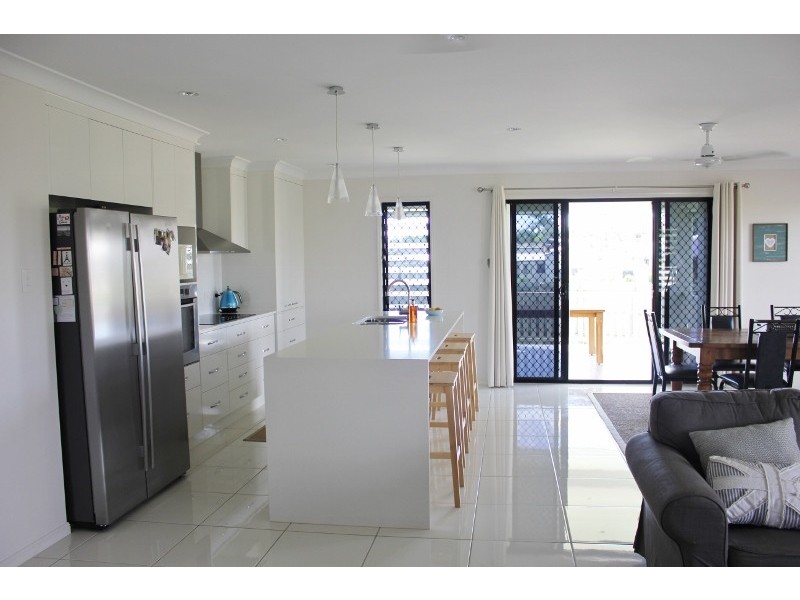 2 Ahern Court, Rural View QLD 4740