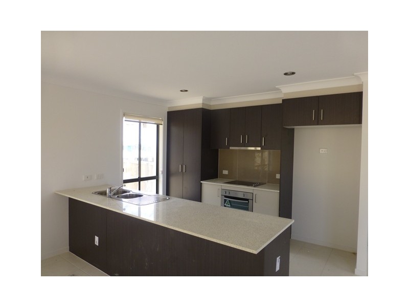 7 Brearley Street, Rural View QLD 4740