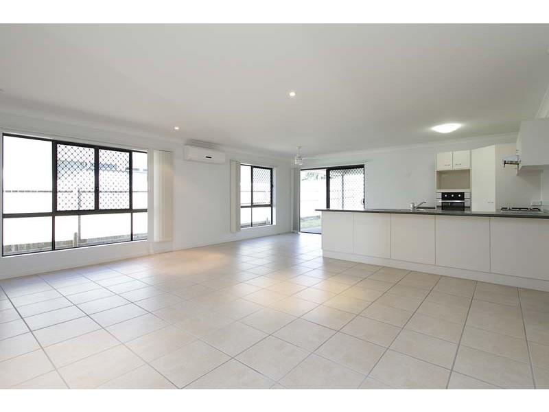 6 Helmsman Drive, Shoal Point QLD 4750