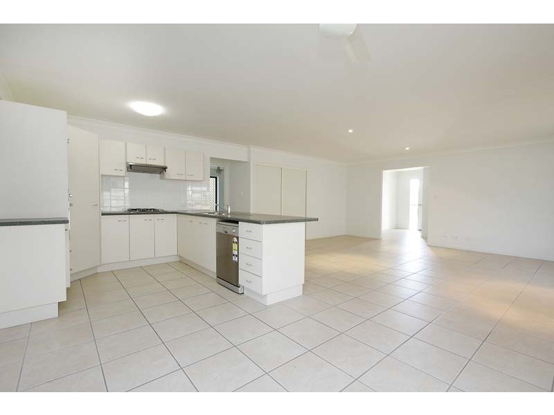 6 Helmsman Drive, Shoal Point QLD 4750
