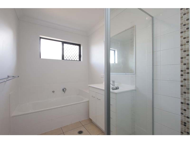 6 Helmsman Drive, Shoal Point QLD 4750