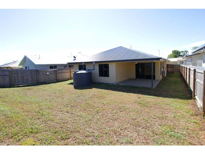 6 Helmsman Drive, Shoal Point QLD 4750
