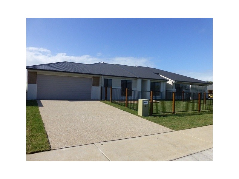 1/35 Whitehaven Drive, Blacks Beach QLD 4740