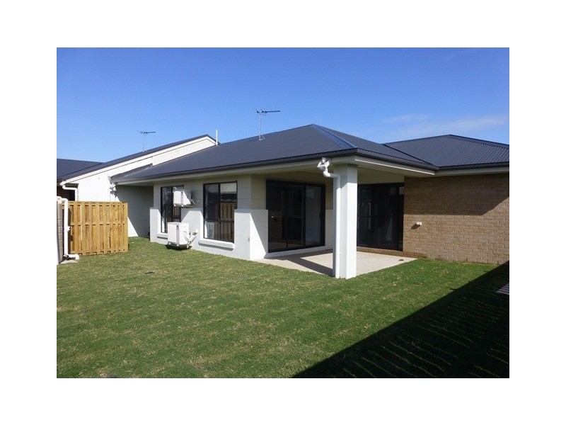 1/35 Whitehaven Drive, Blacks Beach QLD 4740