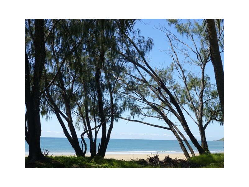 2/35 Whitehaven Drive, Blacks Beach QLD 4740