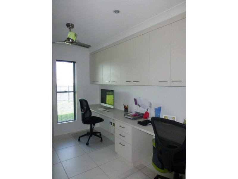 30 Raffia Street, Rural View QLD 4740