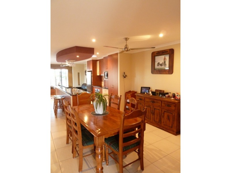 7 Cutfield Street, Glenella QLD 4740