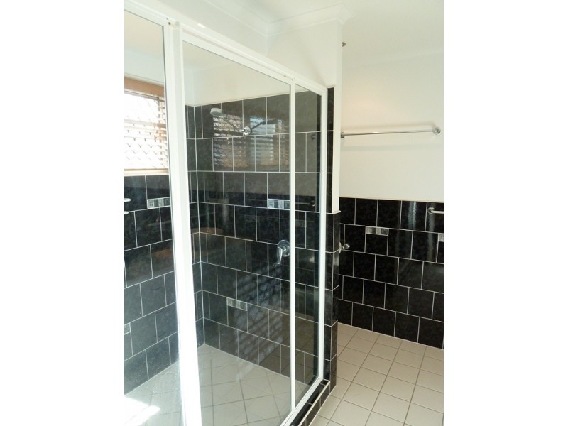 7 Cutfield Street, Glenella QLD 4740