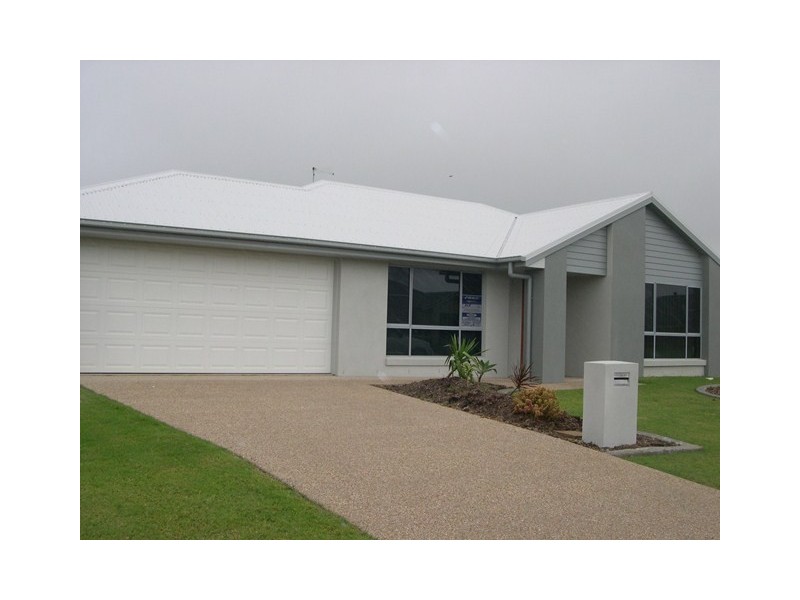 9 Miami Terrace, Blacks Beach QLD 4740