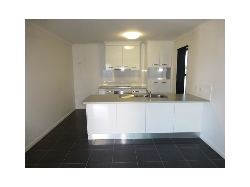 63 Makybe Diva Drive, Ooralea QLD 4740