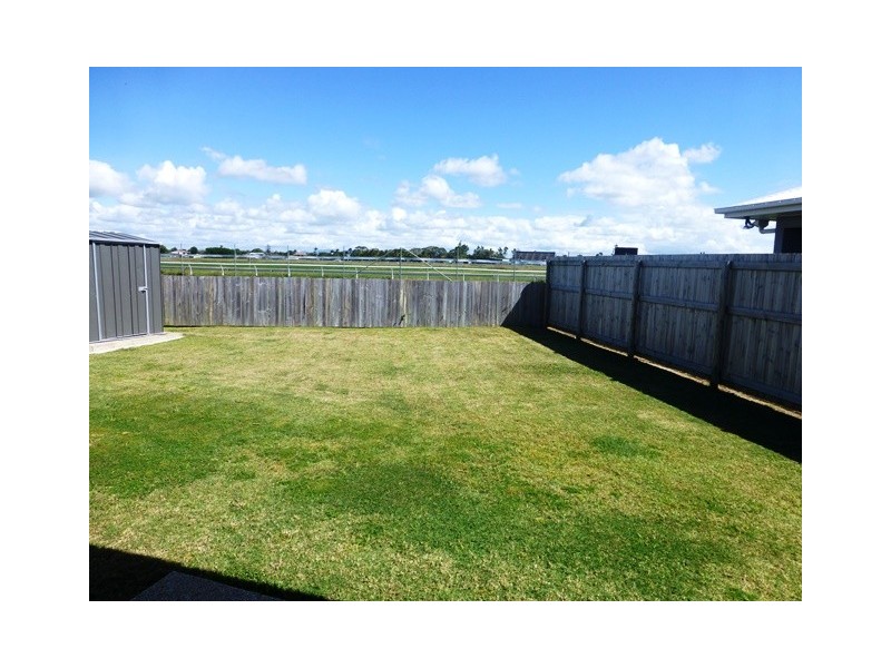 63 Makybe Diva Drive, Ooralea QLD 4740