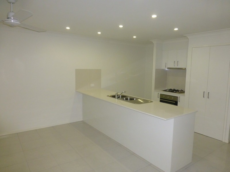 2/5 Hartog Street, Andergrove QLD 4740