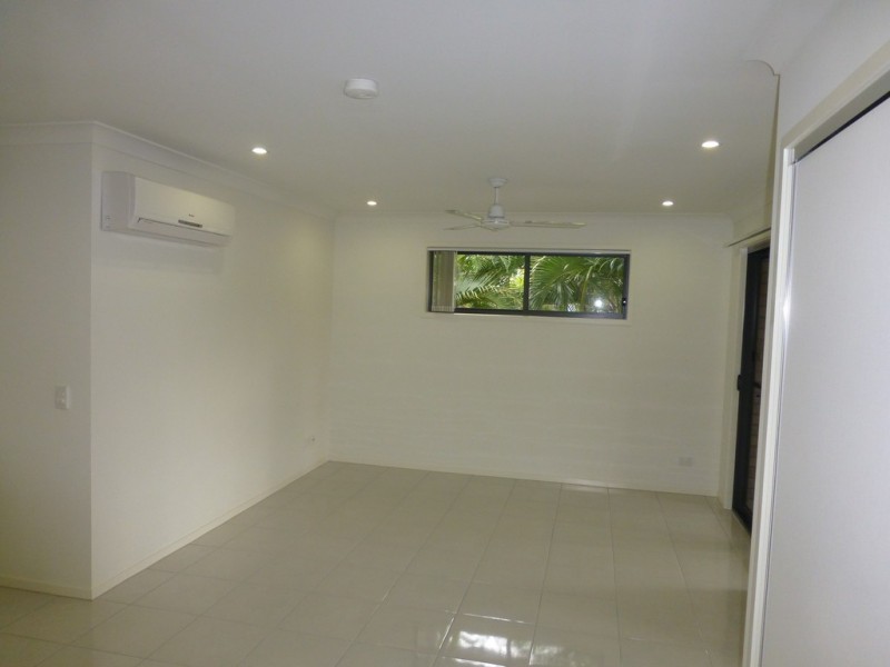 2/5 Hartog Street, Andergrove QLD 4740