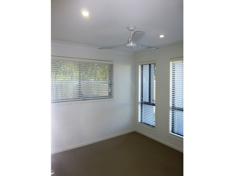 2/5 Hartog Street, Andergrove QLD 4740