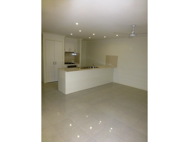 2/5 Hartog Street, Andergrove QLD 4740