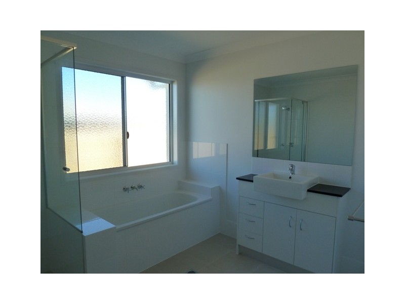 7 Dulcis Drive, Rural View QLD 4740