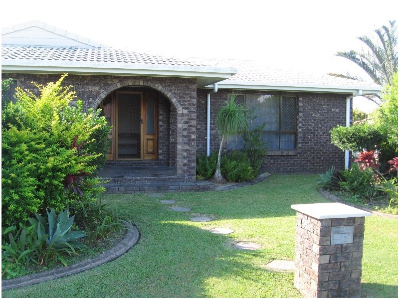 2 Allan Court, Ooralea QLD 4740