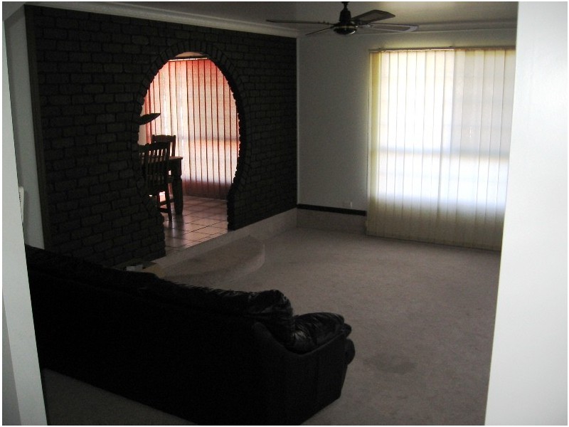 2 Allan Court, Ooralea QLD 4740