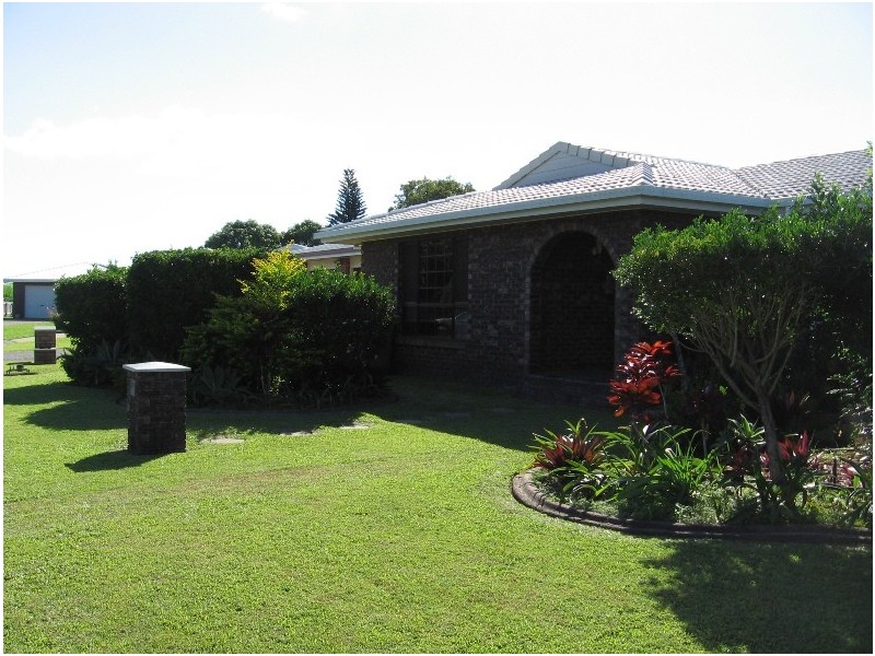 2 Allan Court, Ooralea QLD 4740