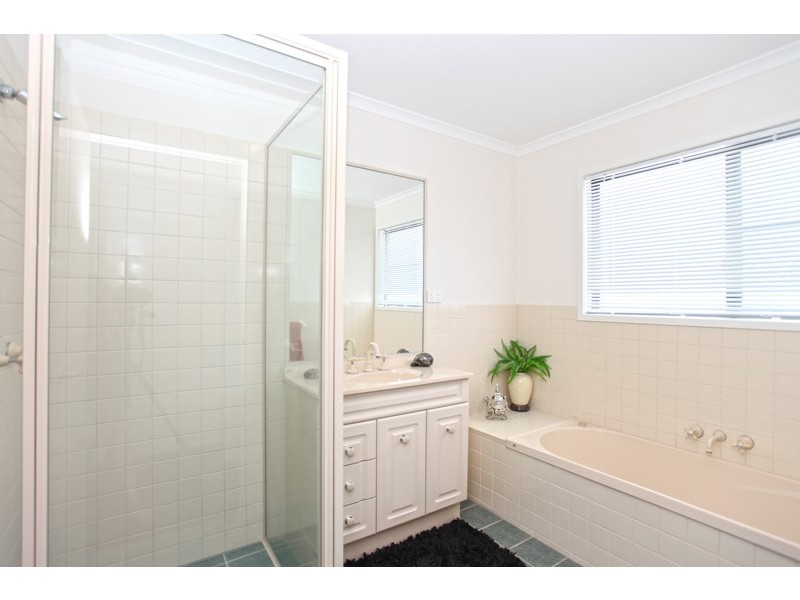 23 Whitesan Blue Tce, Blacks Beach QLD 4740