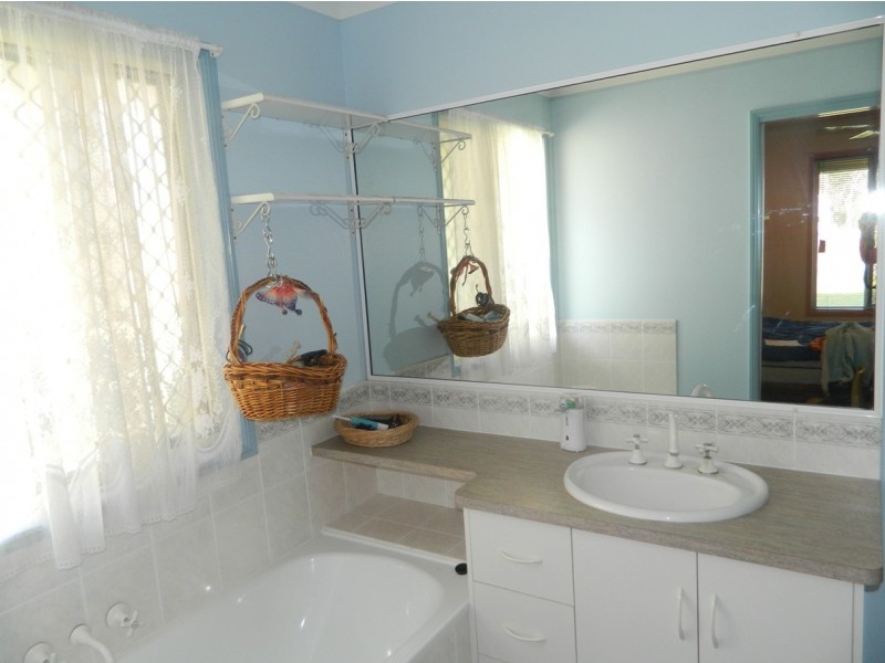 21 Murphy Street, Seaforth QLD 4741