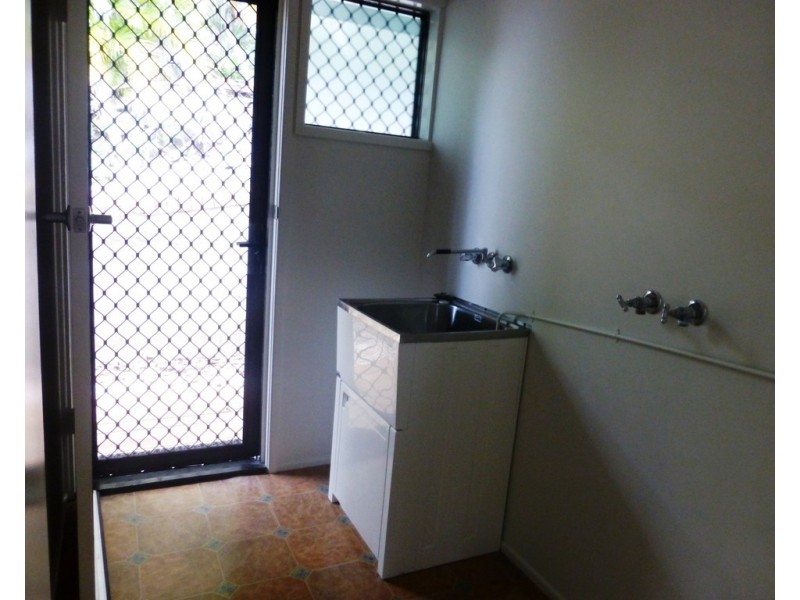 2/64 Daniel Street, Mount Pleasant QLD 4740