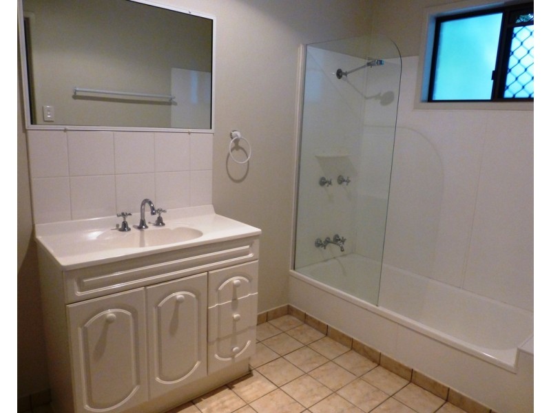 2/64 Daniel Street, Mount Pleasant QLD 4740