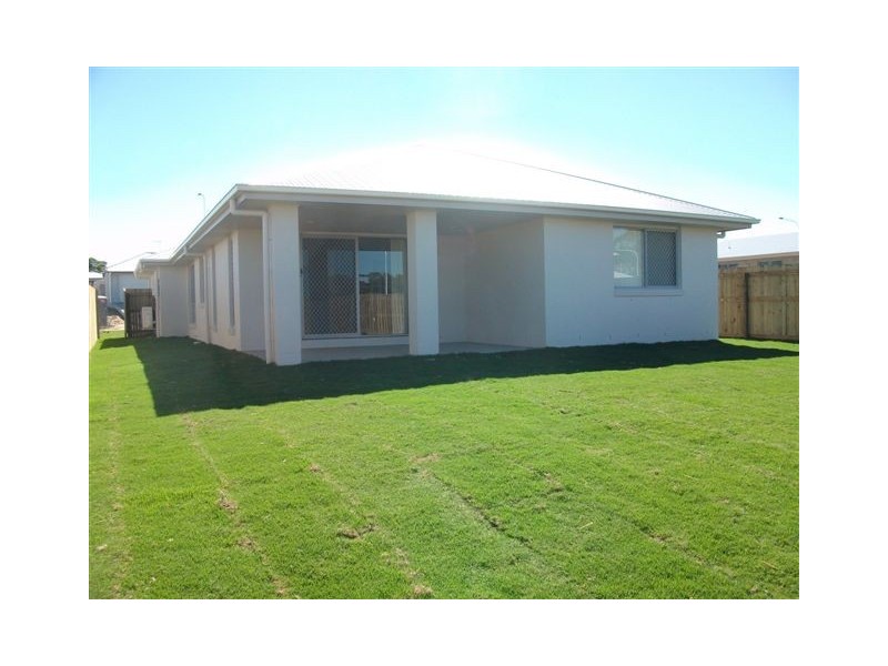 14 Majesty Street, Rural View QLD 4740