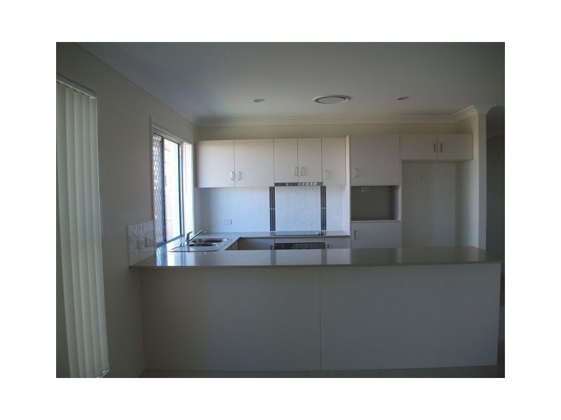 14 Majesty Street, Rural View QLD 4740