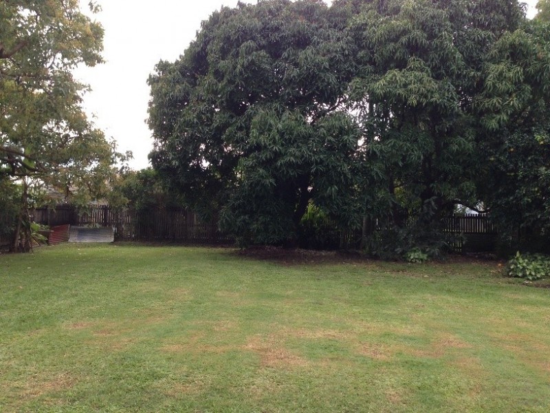 4 Smith Street, West Mackay QLD 4740