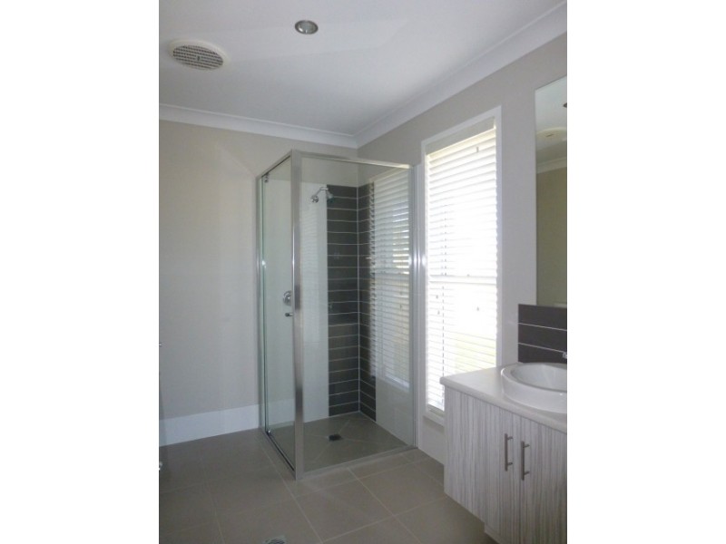 21 Majesty Street, Rural View QLD 4740