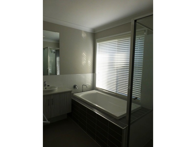 21 Majesty Street, Rural View QLD 4740