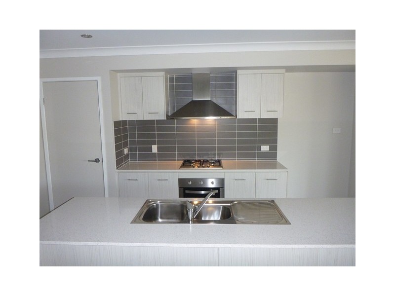 21 Majesty Street, Rural View QLD 4740