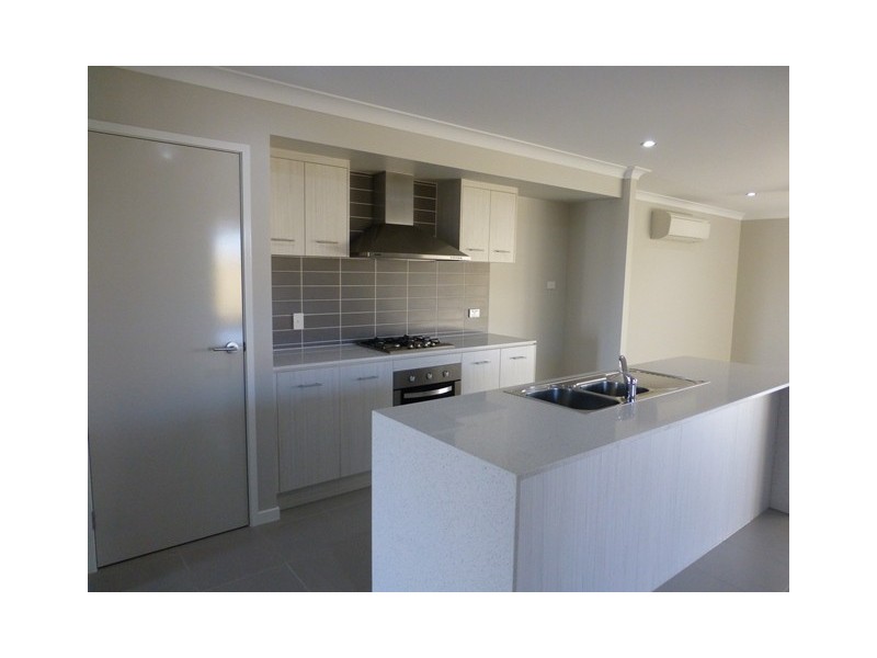 21 Majesty Street, Rural View QLD 4740