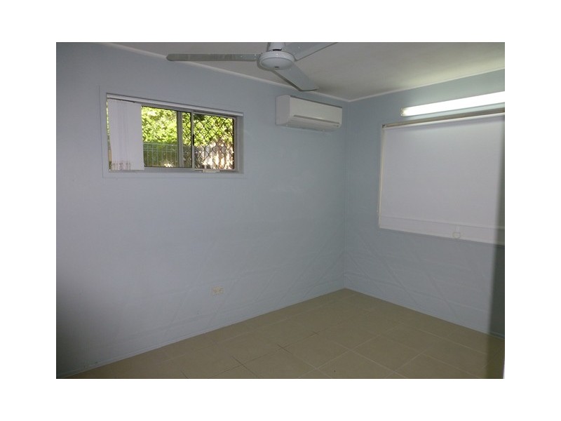 1/7 Scawfell Avenue, Slade Point QLD 4740