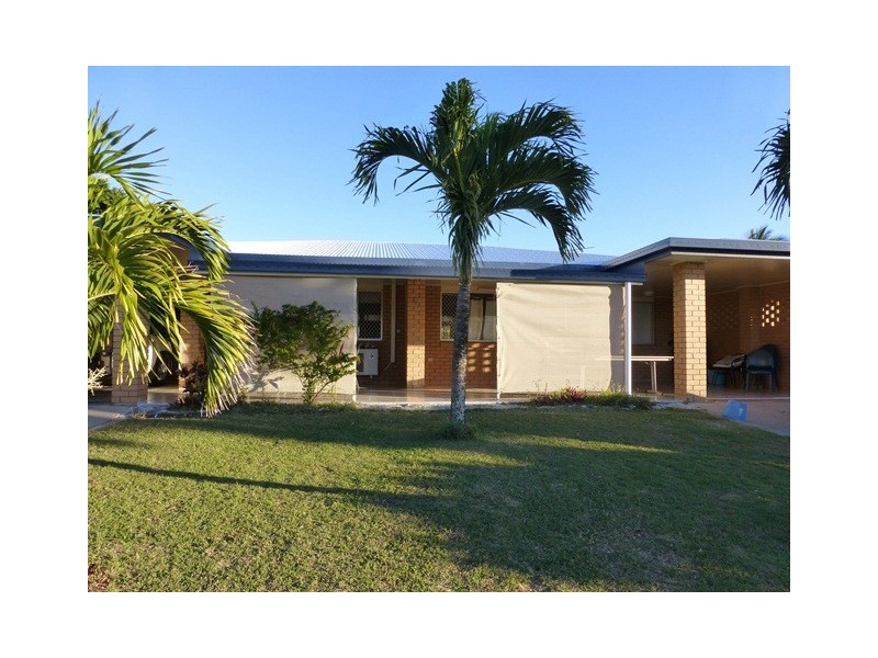 1/7 Scawfell Avenue, Slade Point QLD 4740