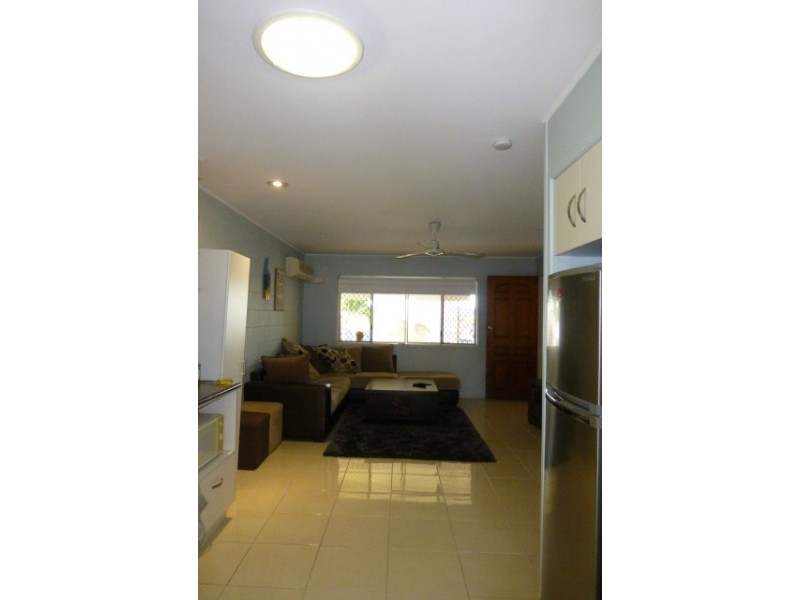 1/7 Scawfell Avenue, Slade Point QLD 4740