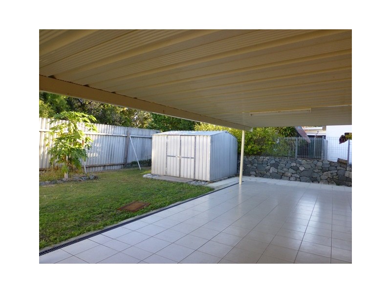 2/7 Scawfell Avenue, Slade Point QLD 4740