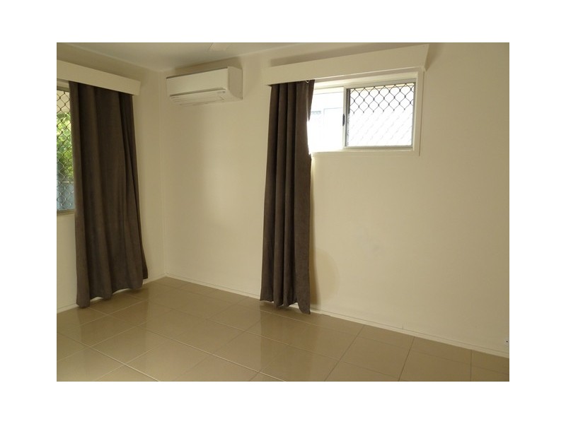 2/7 Scawfell Avenue, Slade Point QLD 4740