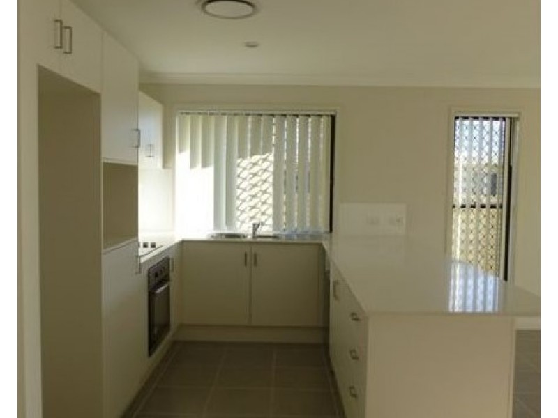 13 Dulcis Drive, Rural View QLD 4740