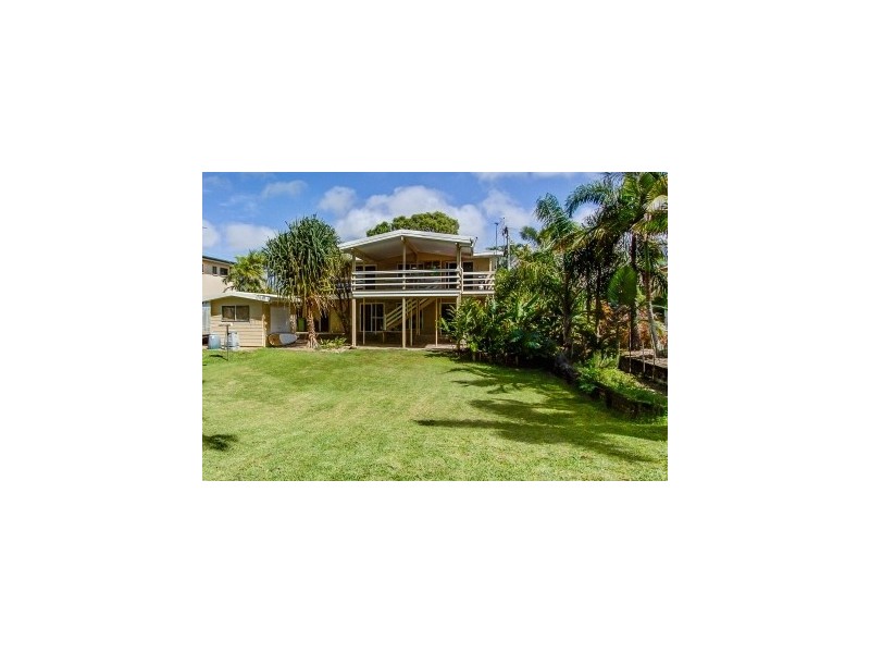 9 Coral Drive, Blacks Beach QLD 4740