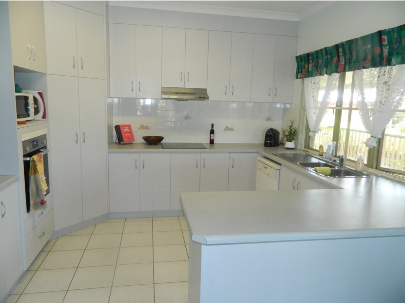 16 Mccormack Avenue, Rural View QLD 4740