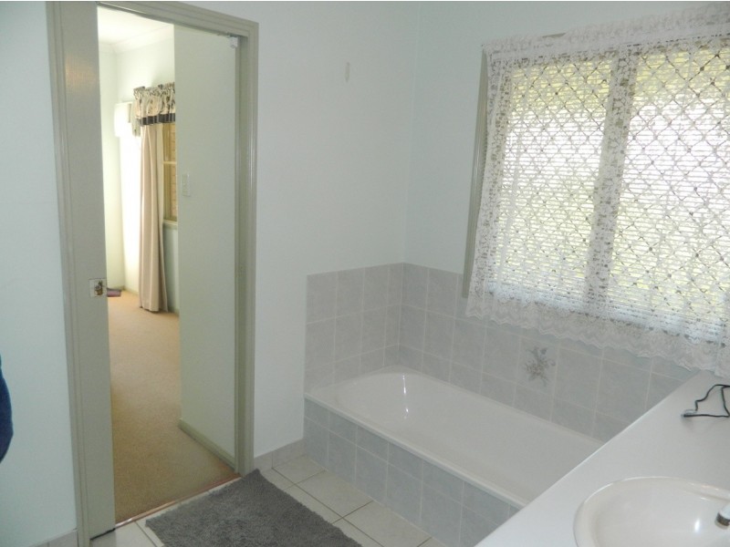 16 Mccormack Avenue, Rural View QLD 4740