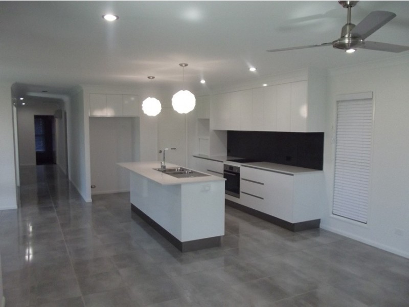 20 Goldwyn Close, Ooralea QLD 4740
