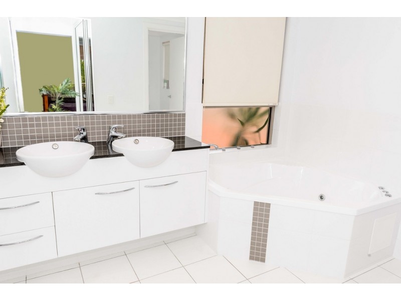 Unit 30/1-7 Breakwater Access Road, Mackay Harbour QLD 4740