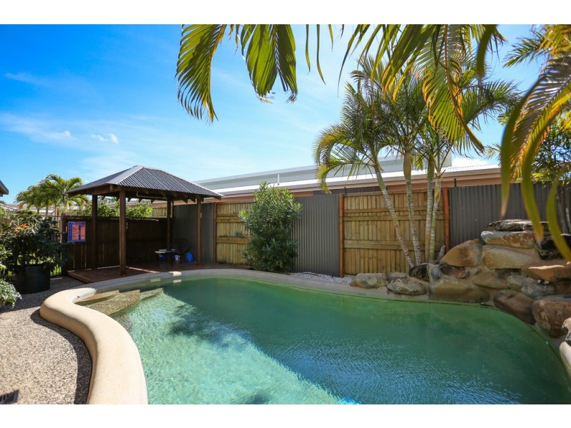 2 Leura Court, Glenella QLD 4740